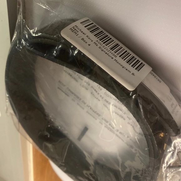 Michael Kors Reversible Monogram Belt in Black and Brown - Picture 2 of 3